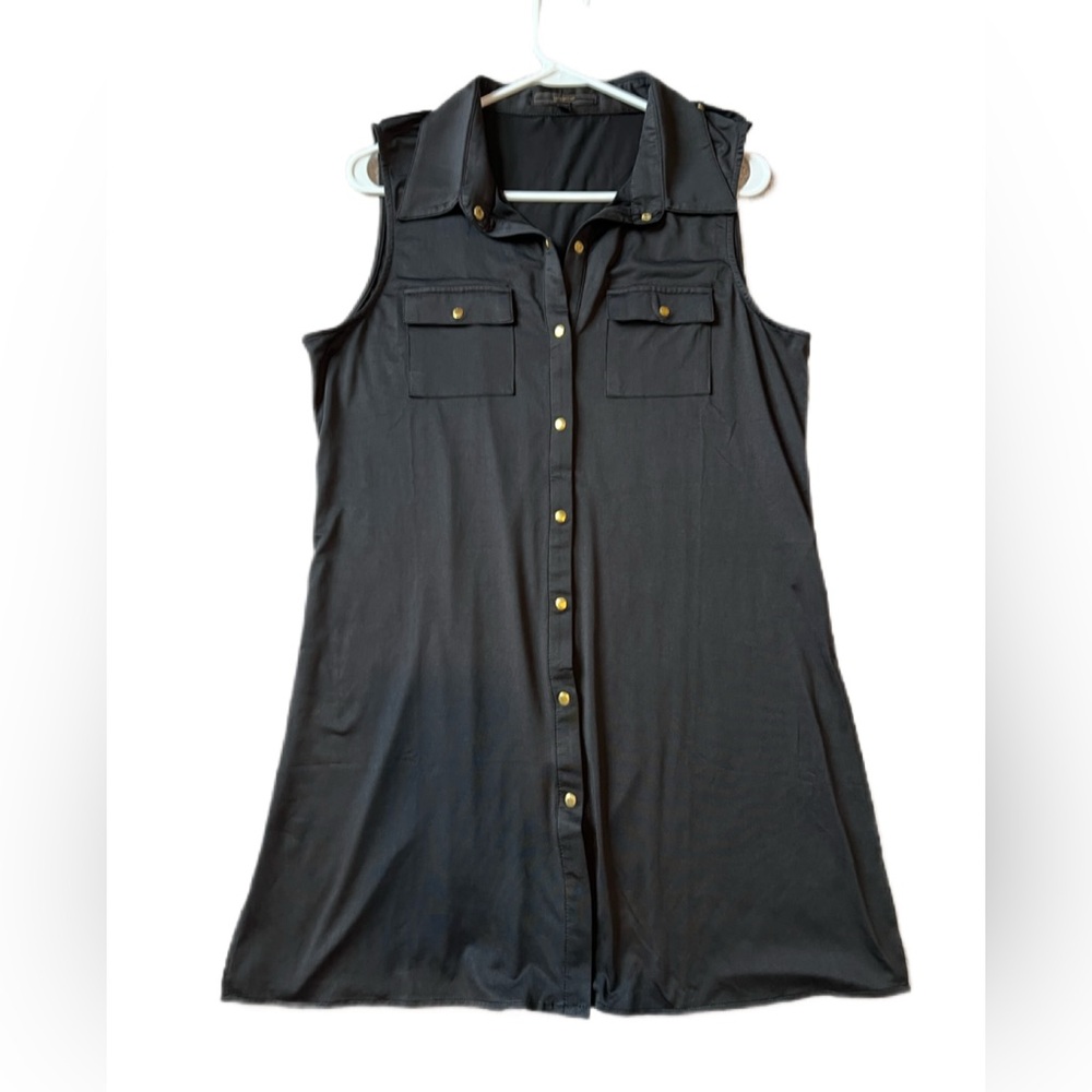 Max Studio Black Sleeveless Button-Down Shirt